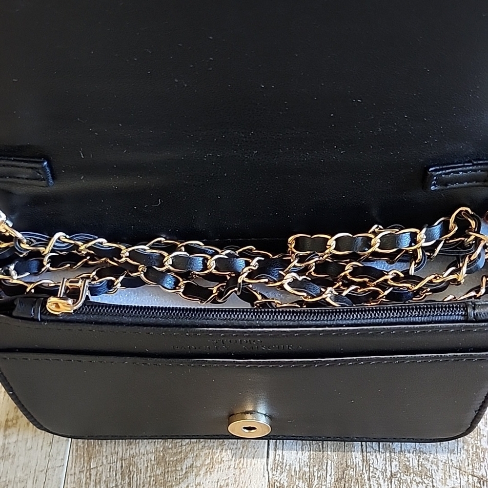 Badgley Mischka Black and Gold Quilted Chain Bag - Picture 3 of 10
